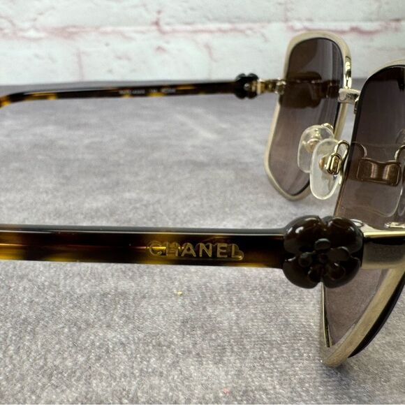 Chanel Camelia Flower Vintage Tortoiseshell Sunglasses - Picture 6 of 15
